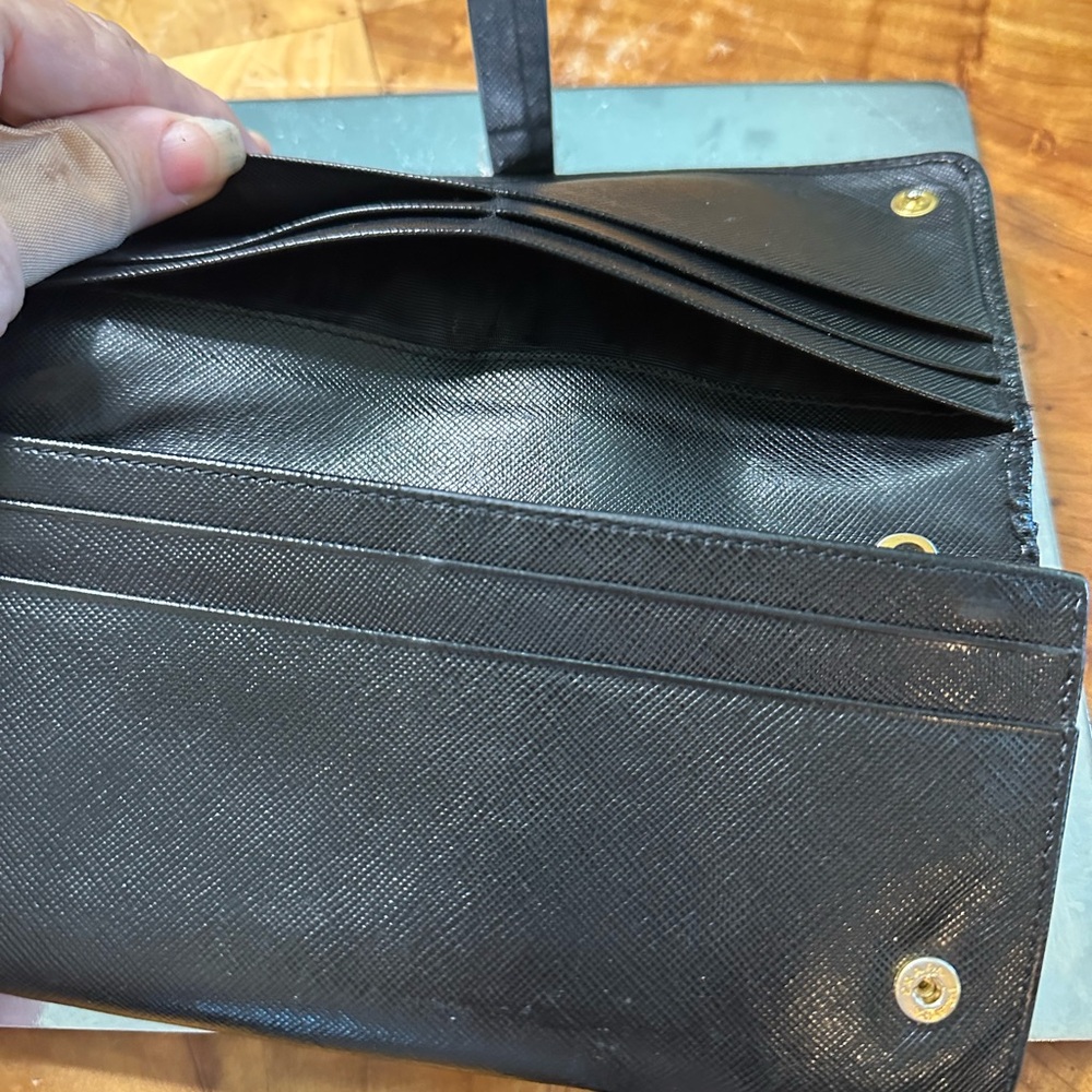 Prada Black Saffiano Leather Clutch Wallet with Gold Logo - Picture 7 of 16